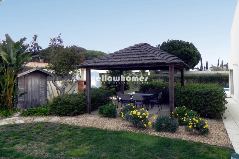 Moradia V4 com piscina perto de Vale do Lobo